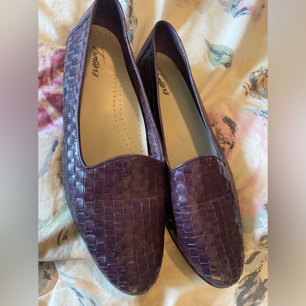Trotters purple Liz woven leather loafers 11M